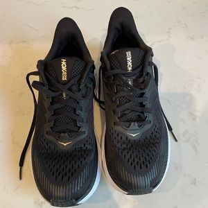 Hoka One One Clifton 7 (Black and Gold)